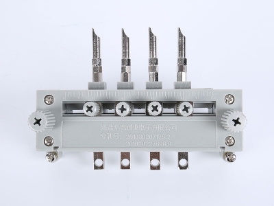 HH101B單相PC下出線(xiàn)表座（4滑塊-105、125MM-孔距，-M8-螺桿）